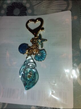 Gold Heart Clip Blue Seashell Charm Keychain